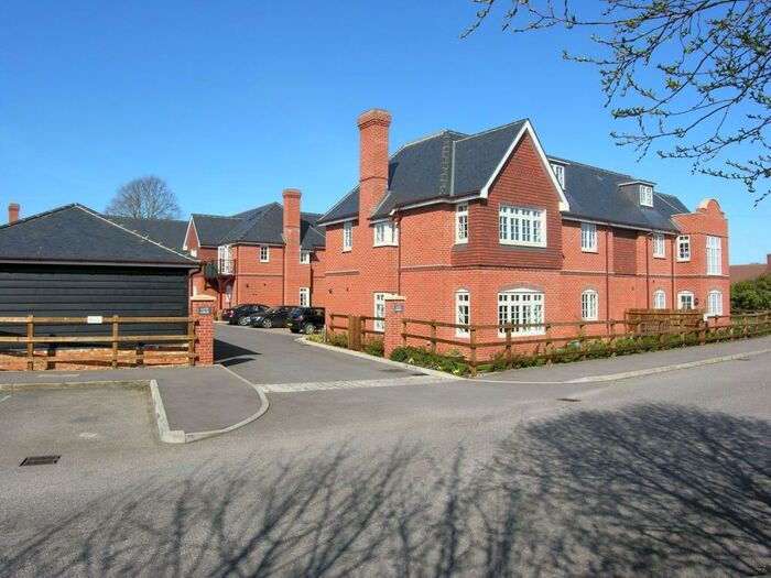 3 Bedroom Apartment To Rent In Enborne Gate, Newbury, RG14