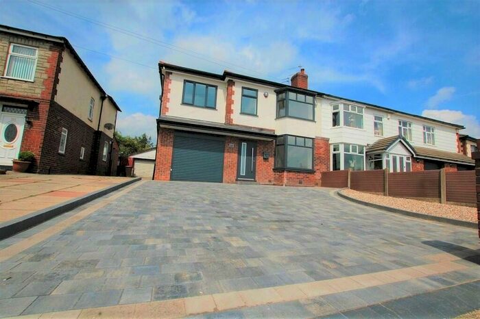 5 Bedroom Semi-Detached House To Rent In Bolton Road, Bury, BL8