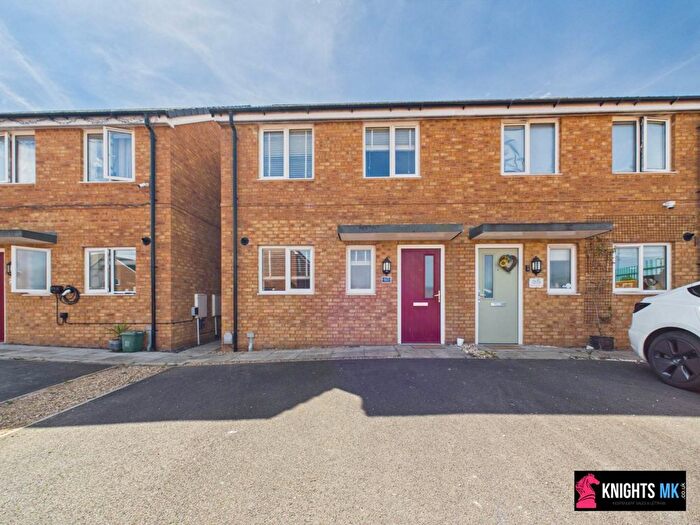 3 Bedroom Semi-Detached House To Rent In Oak Wood Drive, Corby, NN18