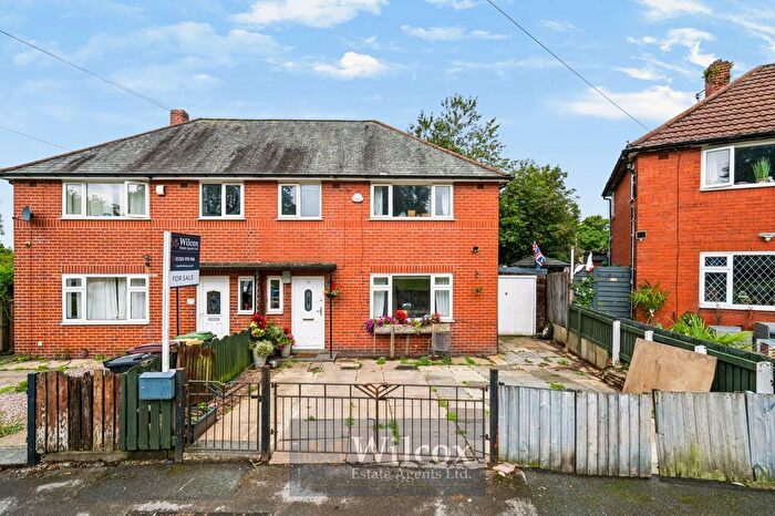 3 Bedroom Semi-Detached House For Sale In Rochester Avenue, Bolton, BL2