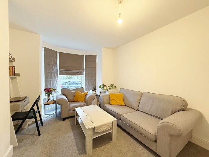 1 Bedroom Flat To Rent In Fearon Road, North End, PO2