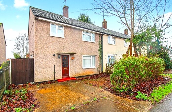 3 Bedroom End Of Terrace House For Sale In Marymead Drive, Stevenage, SG2