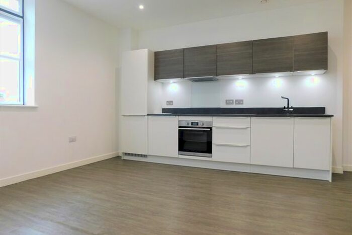 1 Bedroom Flat To Rent In Prestige House, High Street, Egham TW20