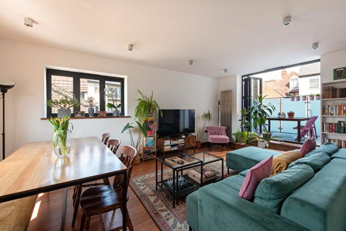 3 Bedroom Flat For Sale In Ashby House, A High Road Leyton, London, E10