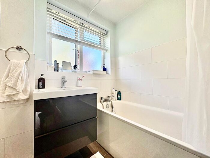 2 Bedroom Apartment To Rent In Gauldie Way, Standon, Ware, SG11