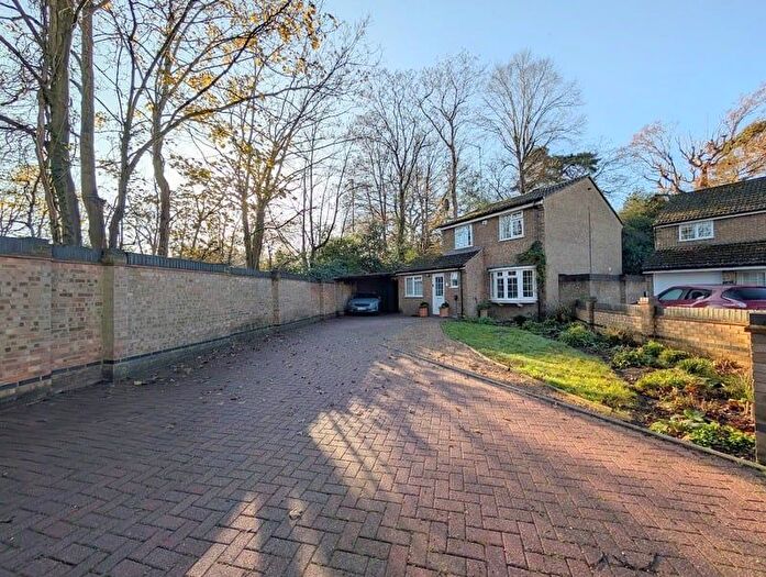 4 Bedroom Detached House To Rent In Larksfield, Englefield Green, Egham, TW20