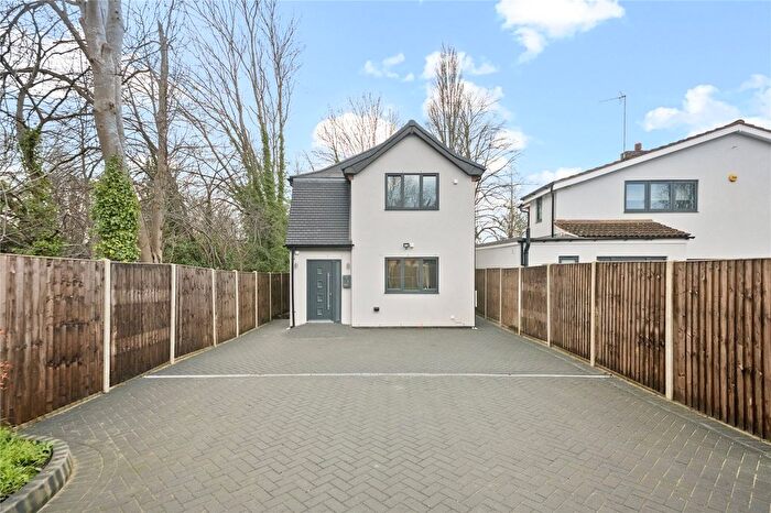 3 Bedroom Detached House For Sale In Sheepcote Gardens, Denham, Uxbridge, Buckinghamshire, UB9