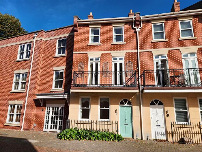 4 Bedroom Town House For Sale In Stephenson Place, Bury St. Edmunds, IP32