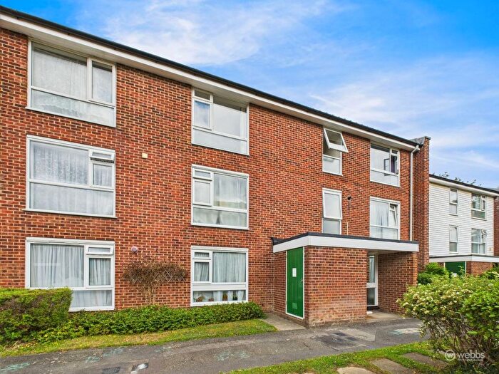 1 Bedroom Flat To Rent In Holmbury Grove, Croydon, CR0