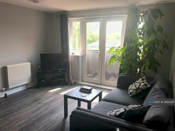 2 Bedroom Flat To Rent In Woolwich, London, SE28