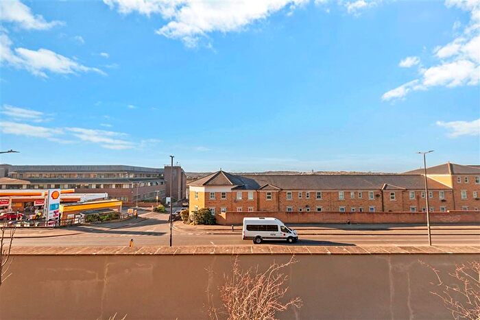2 Bedroom Flat For Sale In Khartoum Walk, Chatham, Kent, ME4