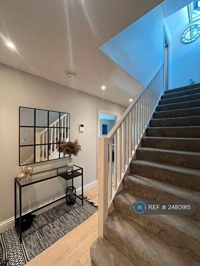 2 Bedroom Flat To Rent In Ongar Road, Brentwood, CM15