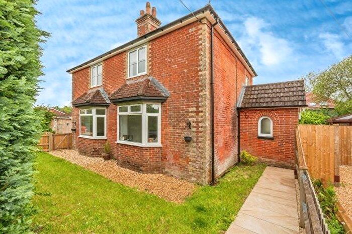 4 Bedroom Property To Rent In Cooks Lane, Southampton, SO40