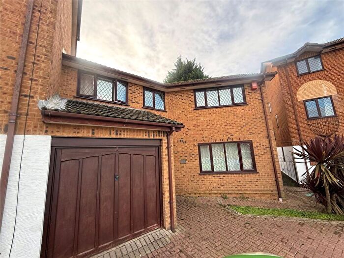 6 Bedroom Terraced House For Sale In Baverstock Road, Poole, Dorset, BH12