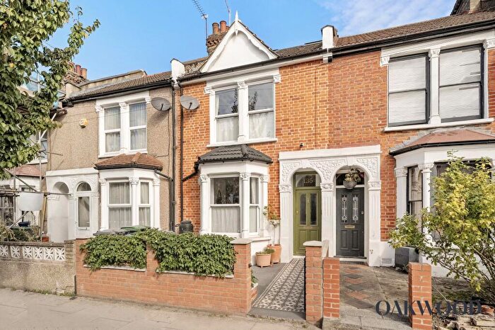 4 Bedroom Terraced House For Sale In Roslyn Road, London, N15