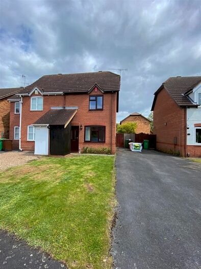 2 Bedroom Semi-Detached House To Rent In Heron Drive, Lenton, Nottingham, NG7