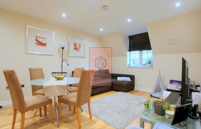 2 Bedroom Flat To Rent In Augustus Road, London, SW19