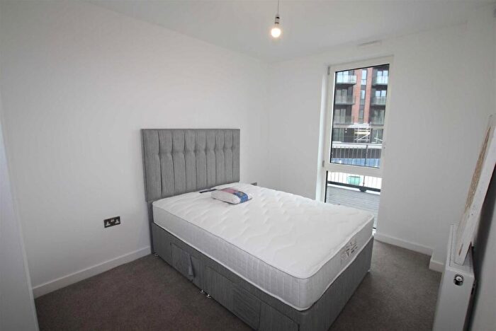 2 Bedroom Apartment To Rent In Middlewood Locks, Lockgate Square, M5