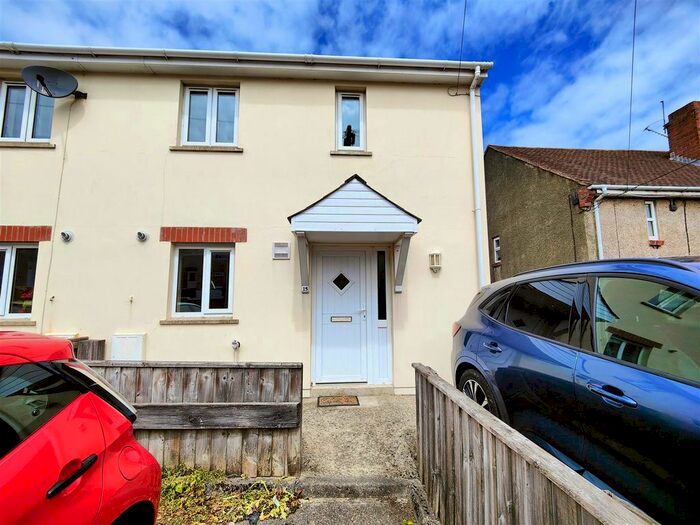 3 Bedroom Semi-Detached House To Rent In Winch Crescent, Haverfordwest, SA61