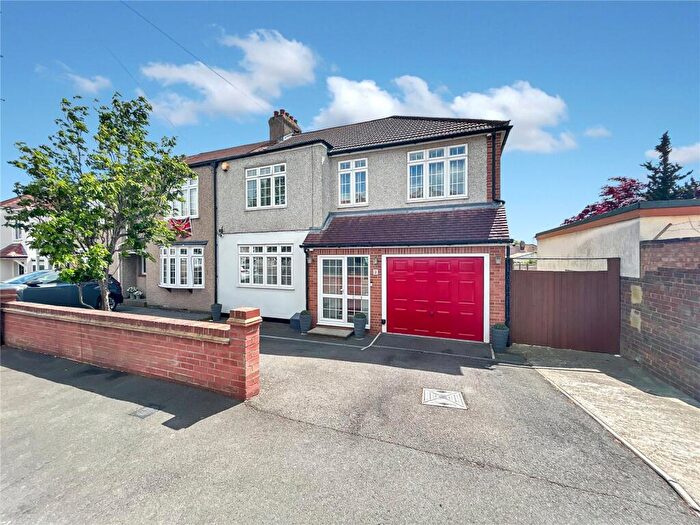 4 Bedroom End Of Terrace House For Sale In Gordon Road, Sidcup, Kent, DA15