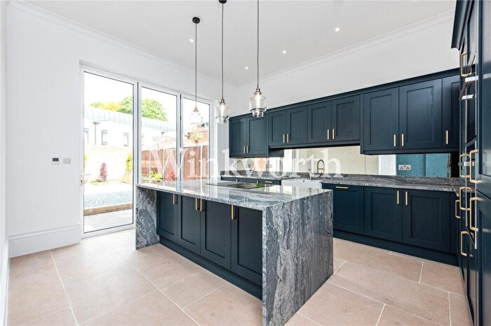 4 Bedroom Semi Detached House To Rent In West Green Road, London, N15
