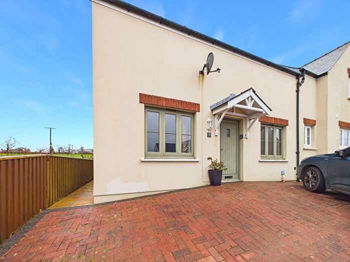 2 Bedroom End Terrace House For Sale In Boot Amp; Shoe Close, Crundale, SA62