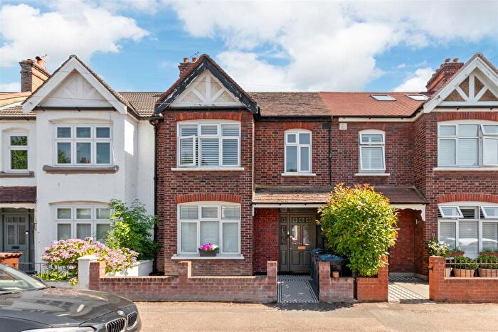 1 Bedroom Flat For Sale In Adela Avenue, New Malden, KT3