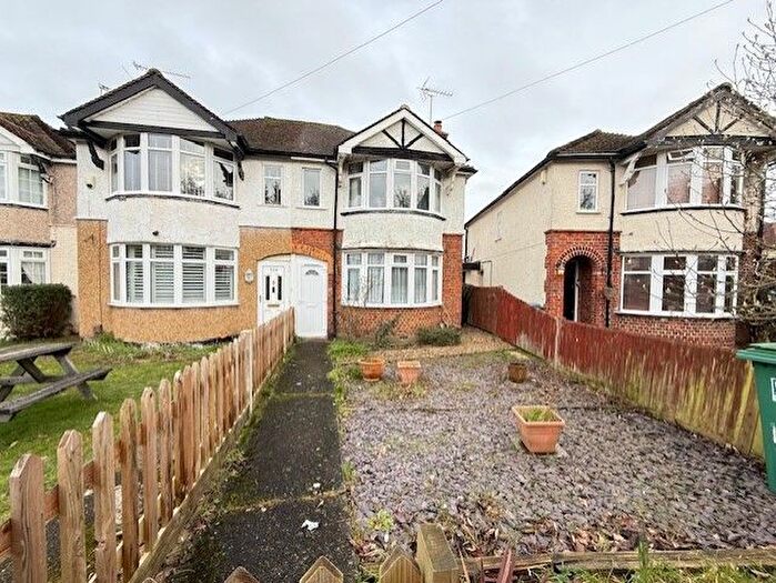 3 Bedroom Semi Detached House To Rent In North Western Avenue, Watford, WD25
