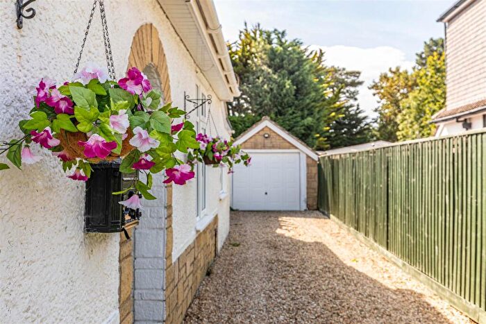 3 Bedroom Detached Bungalow For Sale In Avenue Road, Walkford, Christchurch, BH23