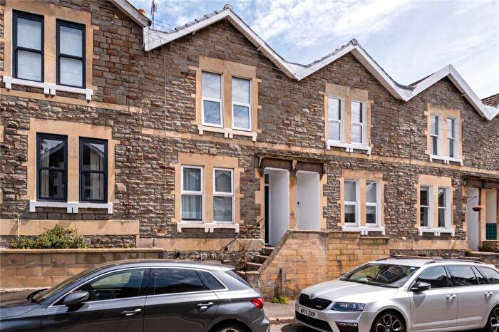 3 Bedroom House To Rent In Hungerford Road, BA1