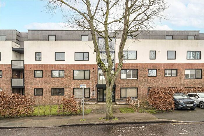 2 Bedroom Apartment For Sale In Lingfield Crescent, Eltham, SE9
