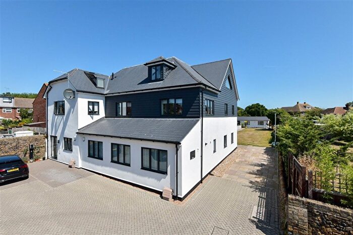 2 Bedroom Flat For Sale In Brockenhurst Road, Ramsgate, Kent, CT11