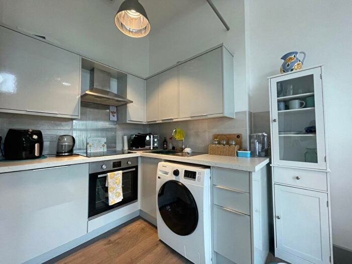 1 Bedroom Apartment To Rent In Goldstone Street, Hove, BN3