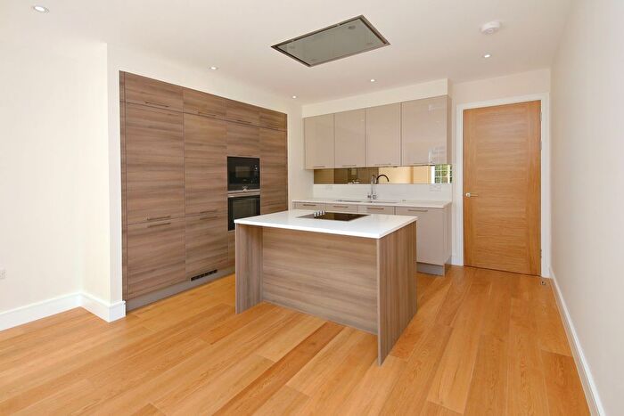 2 Bedroom Flat To Rent In Sandwell Court, Beechcroft Avenue, Golders Green, London, NW11