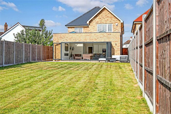 4 Bedroom Detached House For Sale In Guernsey Gardens, Wickford, SS11