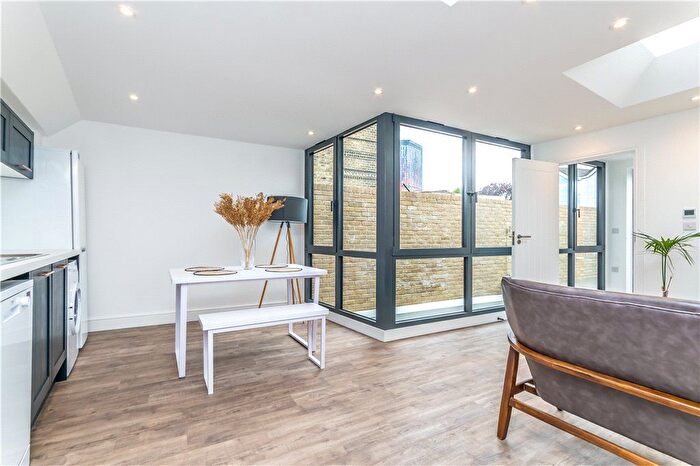 2 Bedroom Property To Rent In Stanton Road, Croydon, CR0