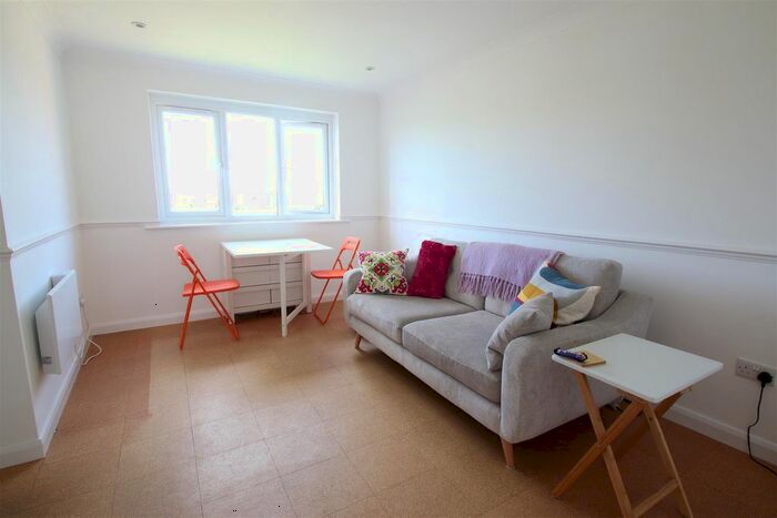 1 Bedroom Flat To Rent In Larmans Road, Enfield, EN3