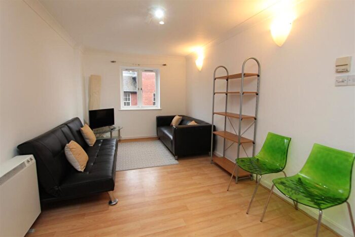 2 Bedroom Flat To Rent In Langtons Wharf, The Calls, LS2