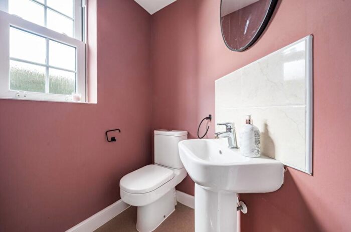 3 Bedroom Semi-Detached House For Sale In Walford Grove, Kempston, Bedford, MK42