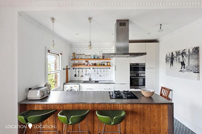 2 Bedroom Flat To Rent In Lordship Park, London, N16