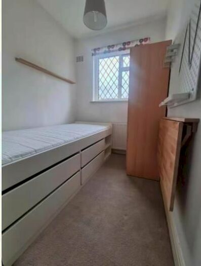 4 Bedroom Detached House To Rent In Albercain Rd Streatham, London, SW16