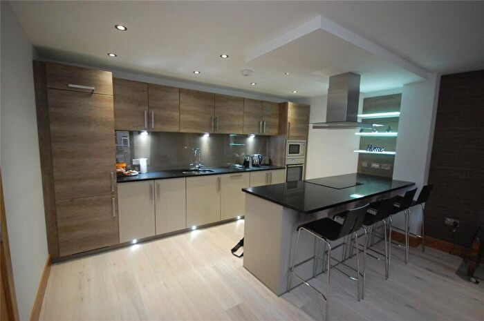 2 Bedroom Flat To Rent In Beaconsfield Mews, West End, Aberdeen, AB15