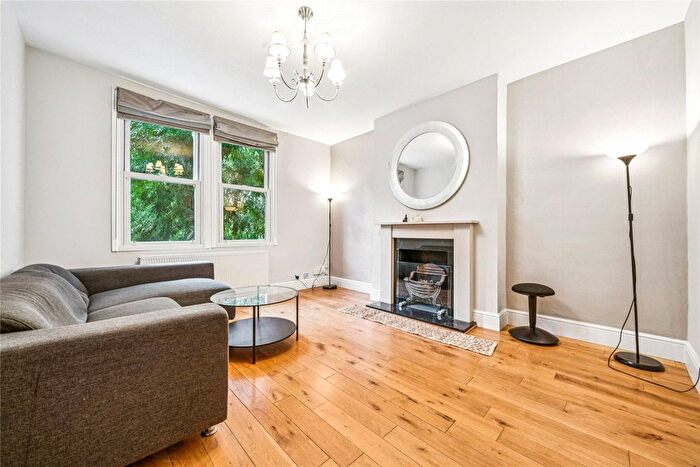 3 Bedroom Flat To Rent In Dents Road, London, SW11