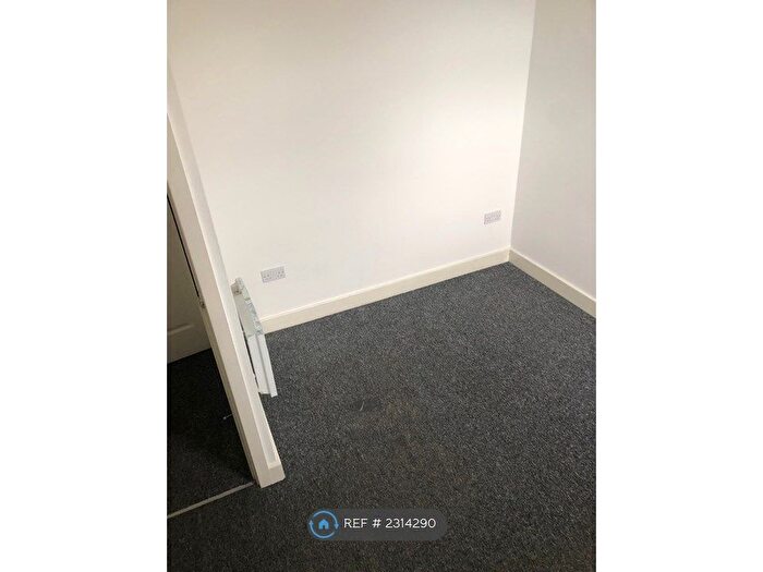 1 Bedroom Flat To Rent In Church Street, Old Basford, Nottingham, NG6