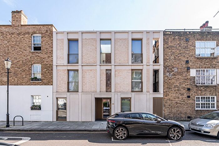 2 Bedroom Flat To Rent In Rosemoor Street, London, SW3