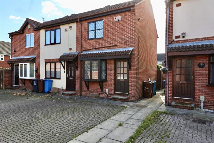 2 Bedroom End Of Terrace House For Sale In Cundall Close, Hull, HU9