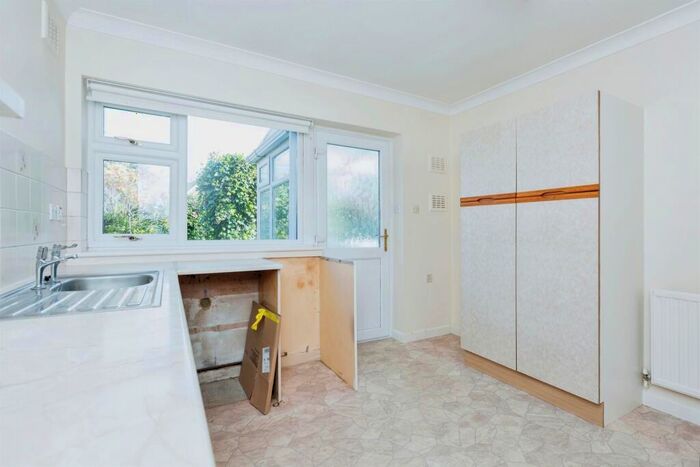 2 Bedroom Detached Bungalow For Sale In Peters Avenue, Newbold Verdon, Leicester, LE9