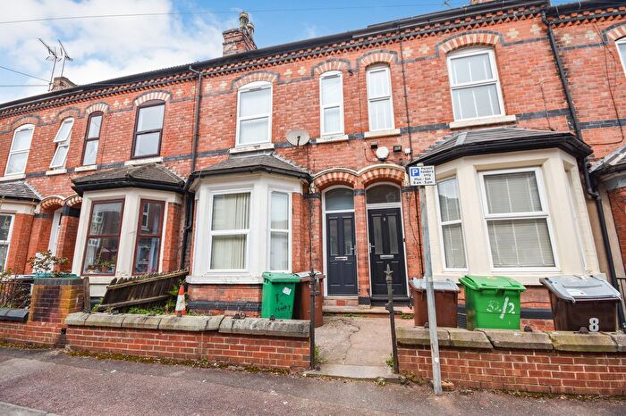 4 Bedroom Terraced House For Sale In Forest Grove, Nottingham, NG1