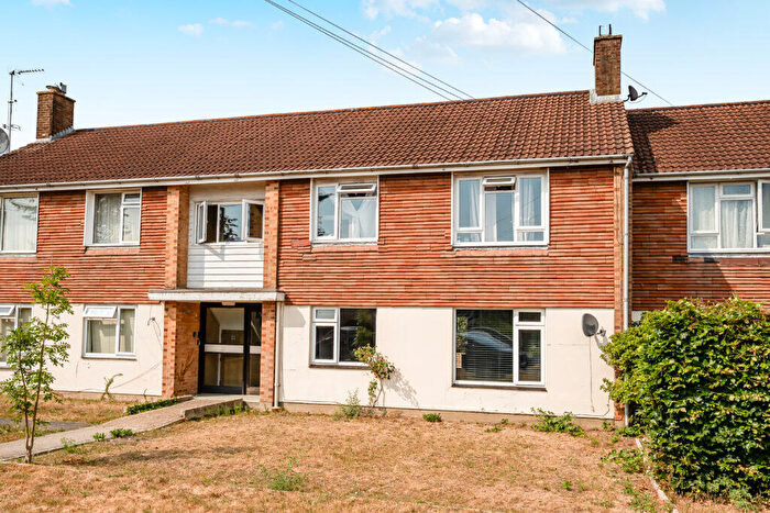 2 Bedroom Flat For Sale In Russel Road, Bournemouth, BH10