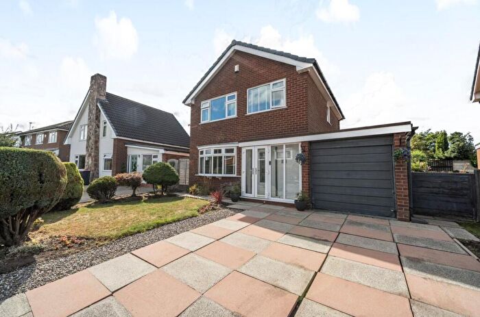 3 Bedroom Detached House For Sale In Brookfield Drive, Manchester, M28